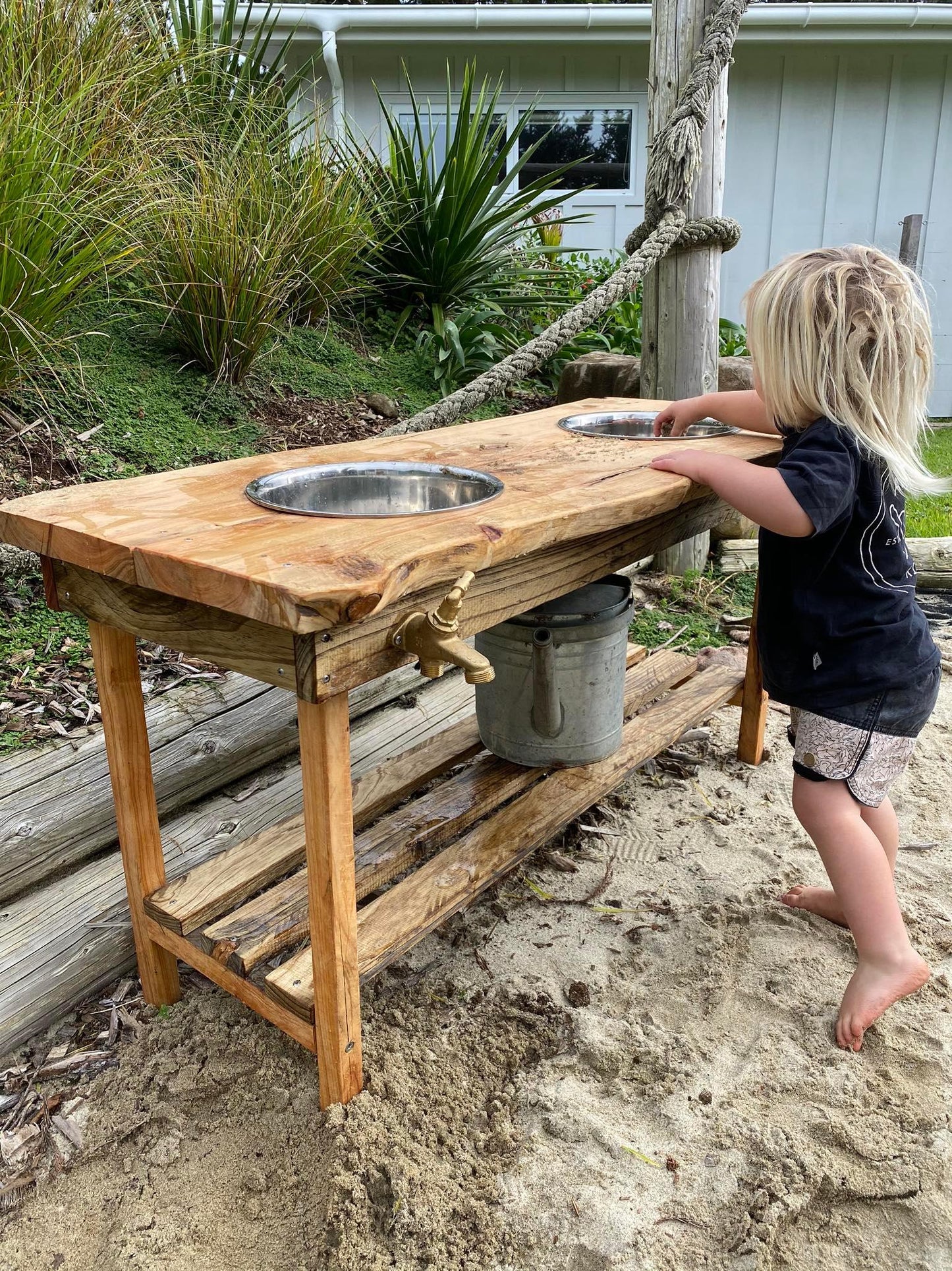 Macrocarpa Sand and Water Play Table