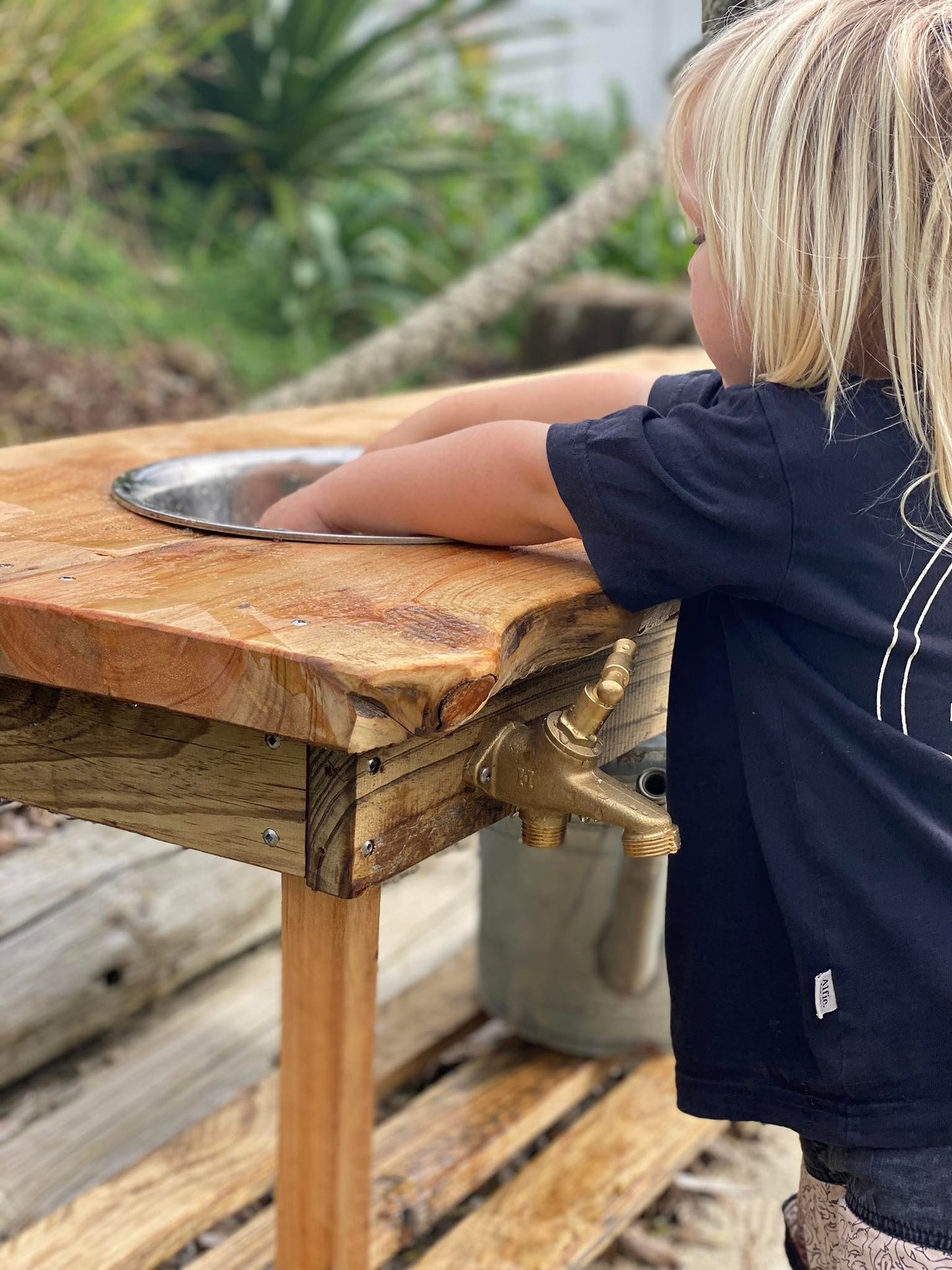 Macrocarpa Sand and Water Play Table